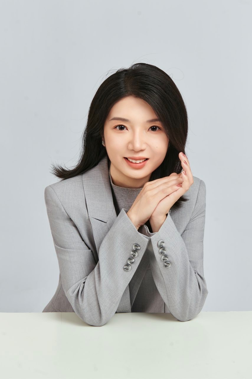 Porträt von Sonja Xiaocong Fuchs, Dolmetscherin